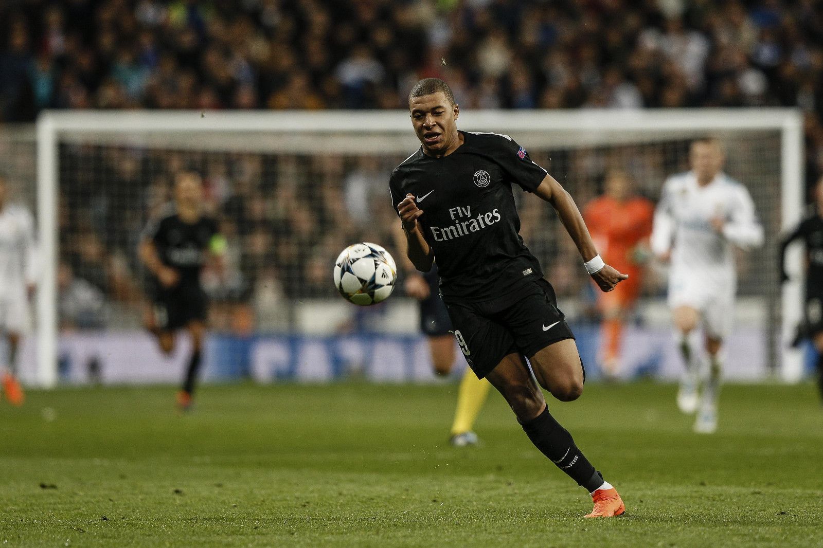 萨顿批萨拉赫：状态大幅下滑该接受替补，还自视甚高令人尴尬