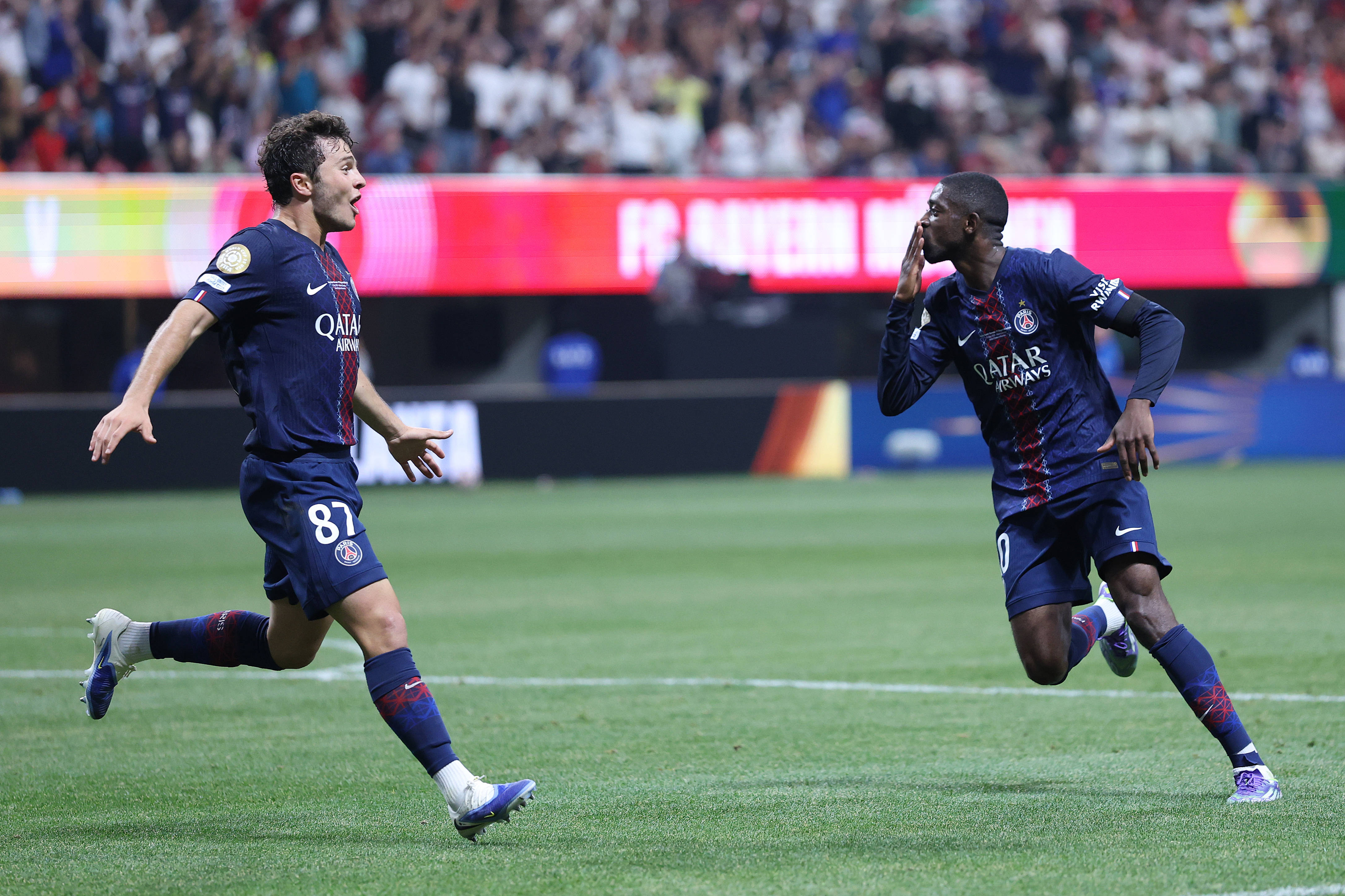 戏剧性拉满，内马尔自八月初后首次破门随后又送出一粒点球