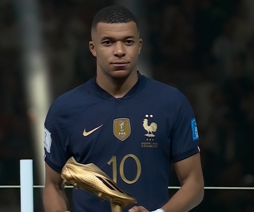 佛罗伦萨主场5-1大胜乌迪内斯，收获本赛季联赛首胜（佛罗伦萨主场5比1横扫乌迪内斯，迎来赛季联赛首胜）