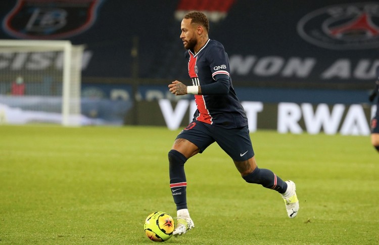 中超赛报：广州队主场击败武汉三镇,（中超战报：广州队主场力克武汉三镇）