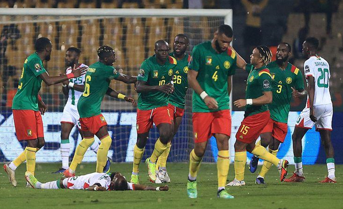 跟队记者：麦迪逊伤情严重，热刺引援重点为10号位和中后卫