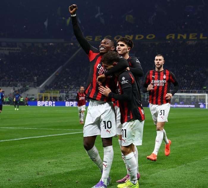 国安赛前训练人员齐整，达万、侯森跟队，乃比江“爆射”法比奥