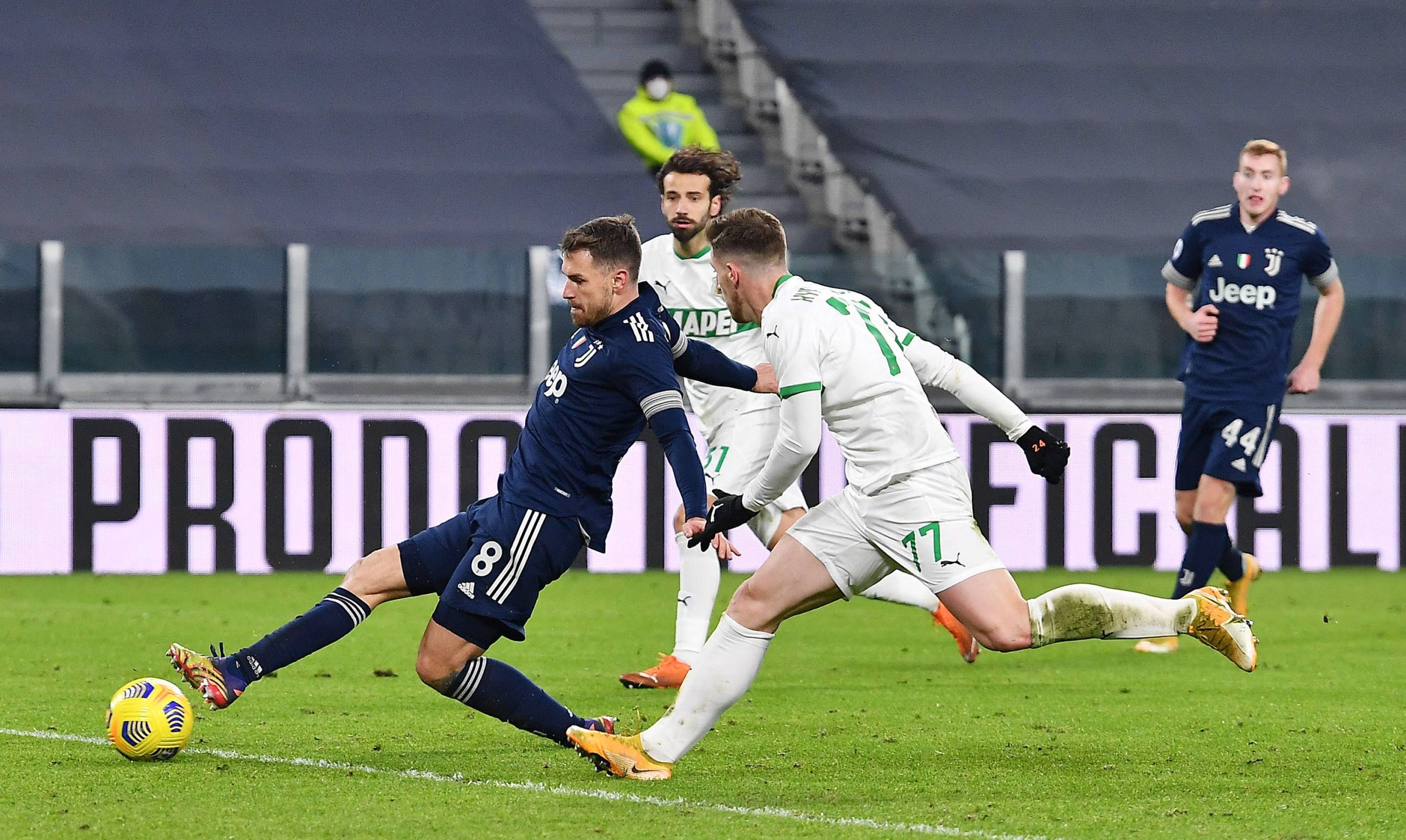 英超第14轮综述：利物浦平局+切尔西爆冷，阿森纳5分领先稳居榜首