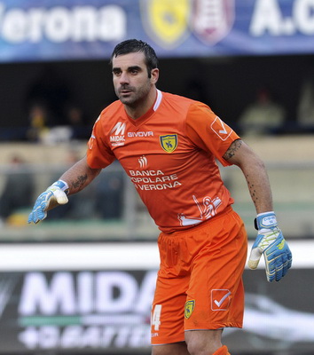 保安大爷中场硬核加入拉拉队，全场尖叫炸了！