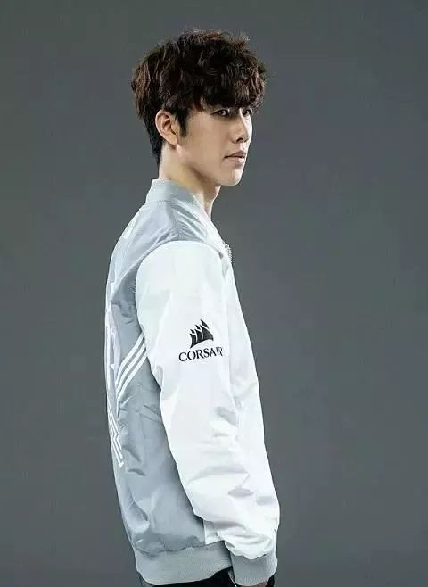 2025英雄联盟职业联赛有新规：增加赛季中期的转会期