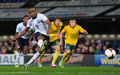 西甲前瞻：皇家奥维耶多近5轮不胜，巴列卡诺多线作战压力大（西甲看点：皇家奥维耶多五轮难求一胜，巴列卡诺多线作战承压）