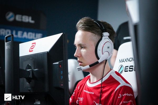 PARIVISION 晋级 StarLadder Budapest Major 2025 第三阶段，而 Fnatic 被淘汰出局